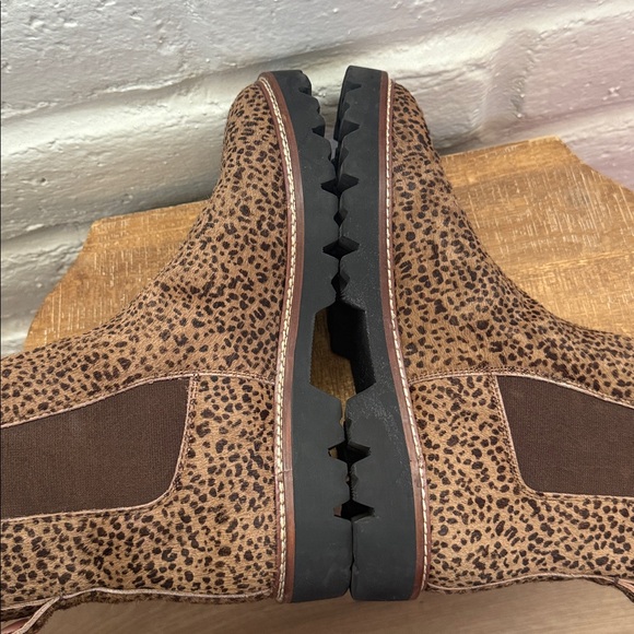 Madewell Leopard Print Ankle Boots (size 9) - Picture 8 of 17